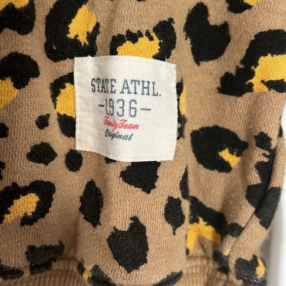 H&M Leopard Print Sweatshirt Size Medium - Picture 2 of 4